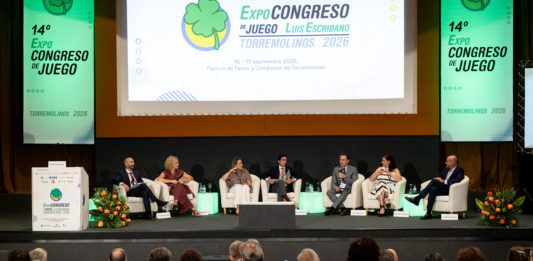 Seguridad jurídica, tecnología y competencias autonómicas marcan la mesa de reguladores del Expo Congreso Luis Escribano