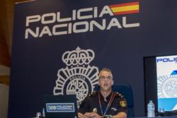 POLICIA NACIONAL SALON MADRID baja 044