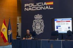 POLICIA NACIONAL SALON MADRID baja 046